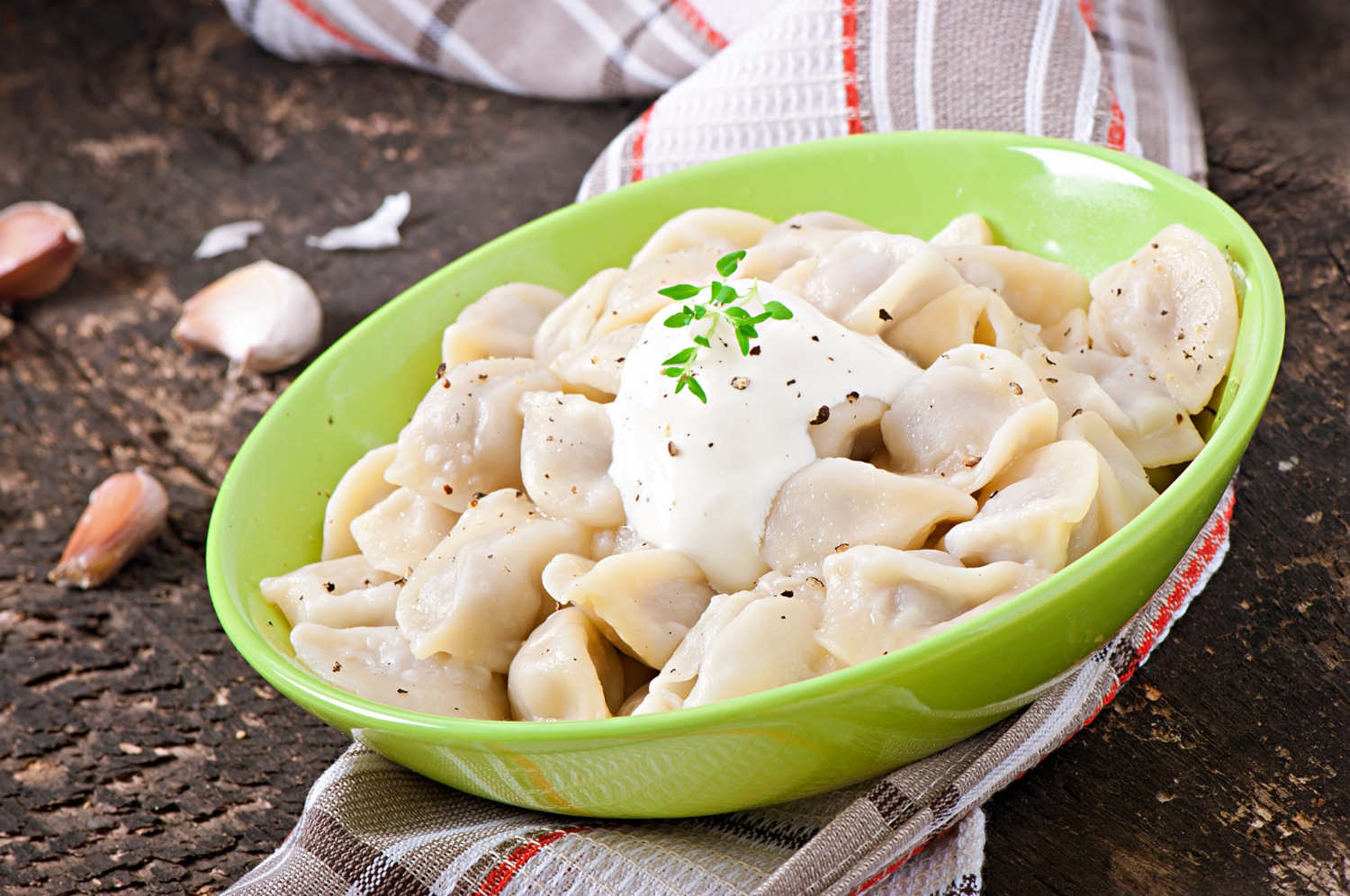 Kodėl koldūnų geriau nemesti tiesiai į verdantį vandenį, jei nori, kad jie neištižtų