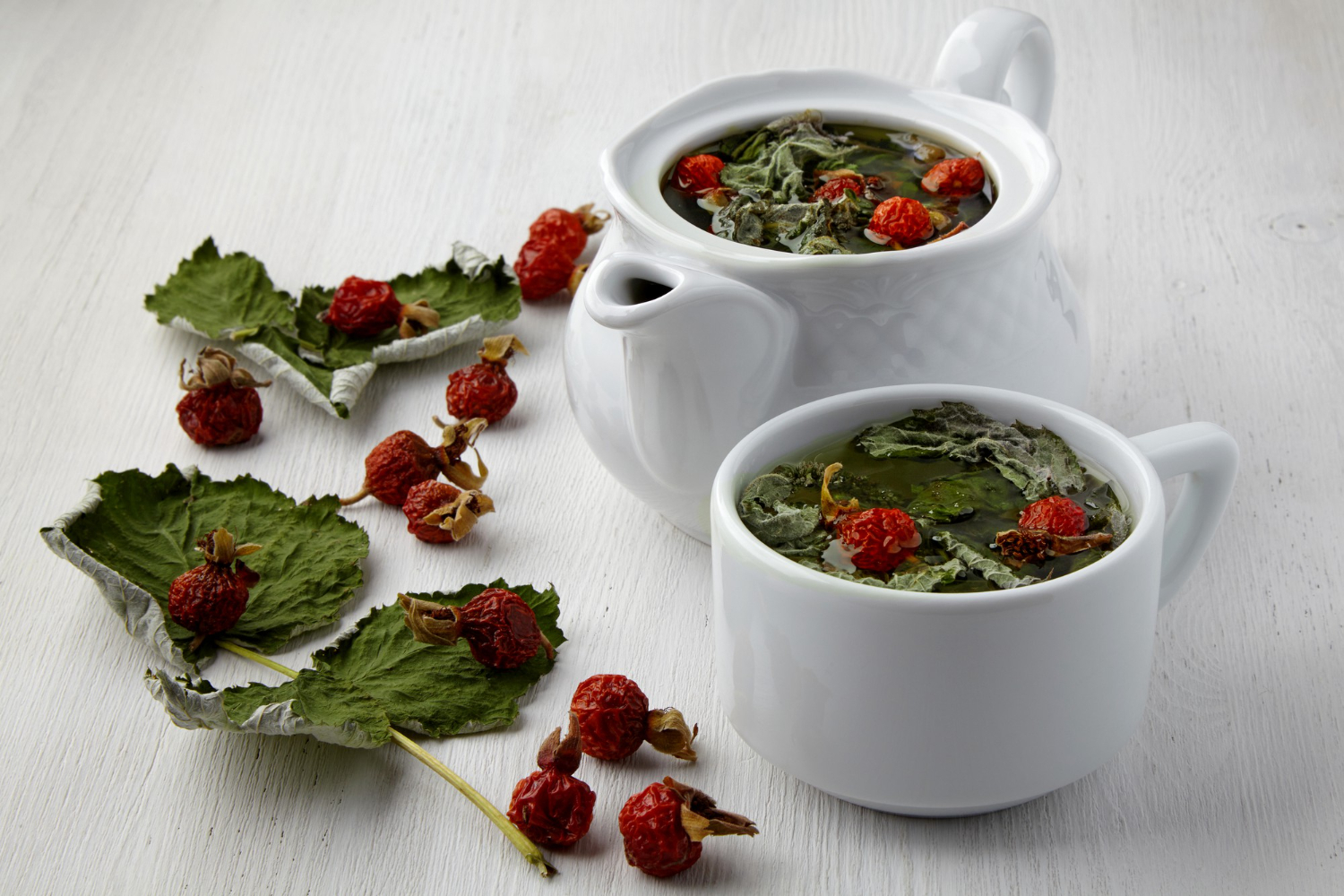 Aviečių lapų arbata – pamirštas moterų sveikatos eliksyras