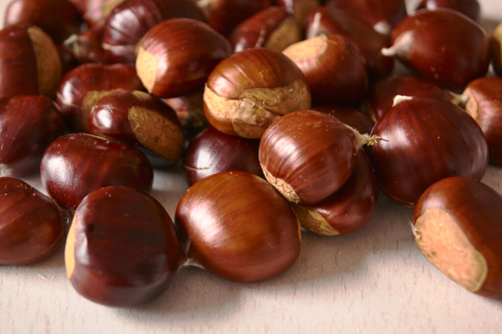 Kaštonų nauda sveikatai: kaip šį rudens simbolį panaudoti ne tik dekorui