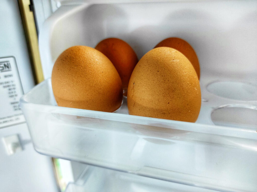 Kodėl kiaušinių nereikėtų laikyti šaldytuvo durelėse ir kur jiems geriausia vieta