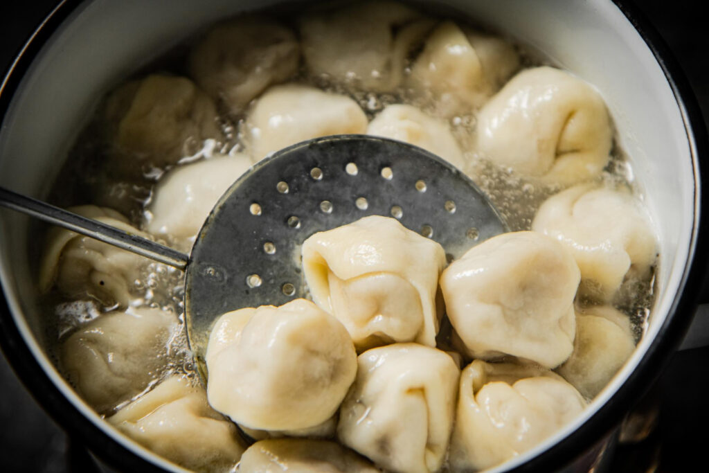 Koldūnų virimo gudrybės, kad forma išliktų ir skonis būtų geras