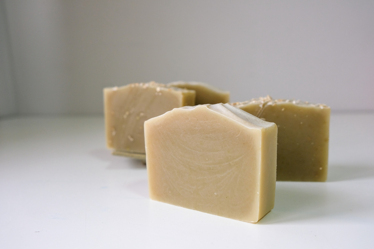 Skalbimo muilas grožiui ir sveikatai – kodėl močiutės jį naudojo viskam