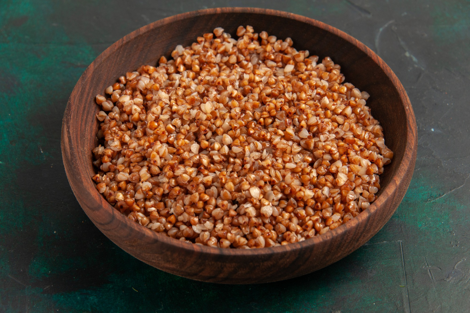 Kodėl grikiai dažnai laikomi sveikesniais už ryžius ir kuo jie skiriasi kūnui