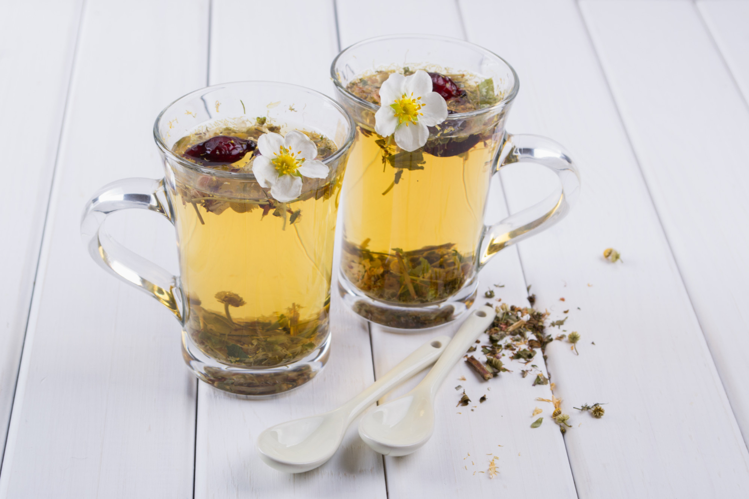 Arbatos mišinys jautriam skrandžiui – kodėl verta jį turėti namuose