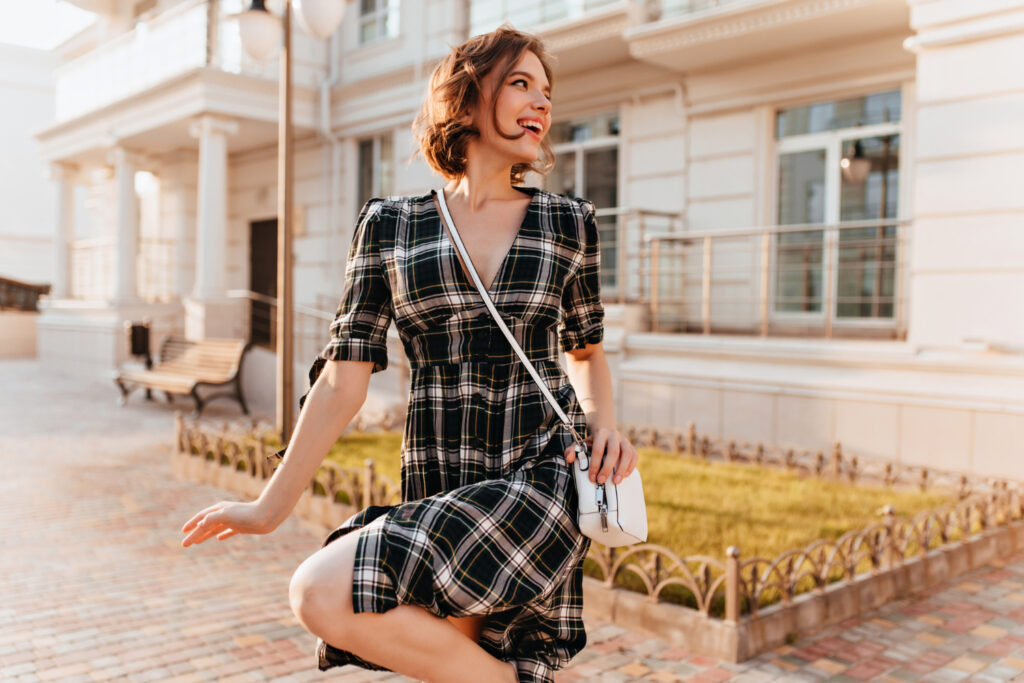 9 stilingi drabužiai 2026 vasarai, kuriuos jau renkasi prancūzės