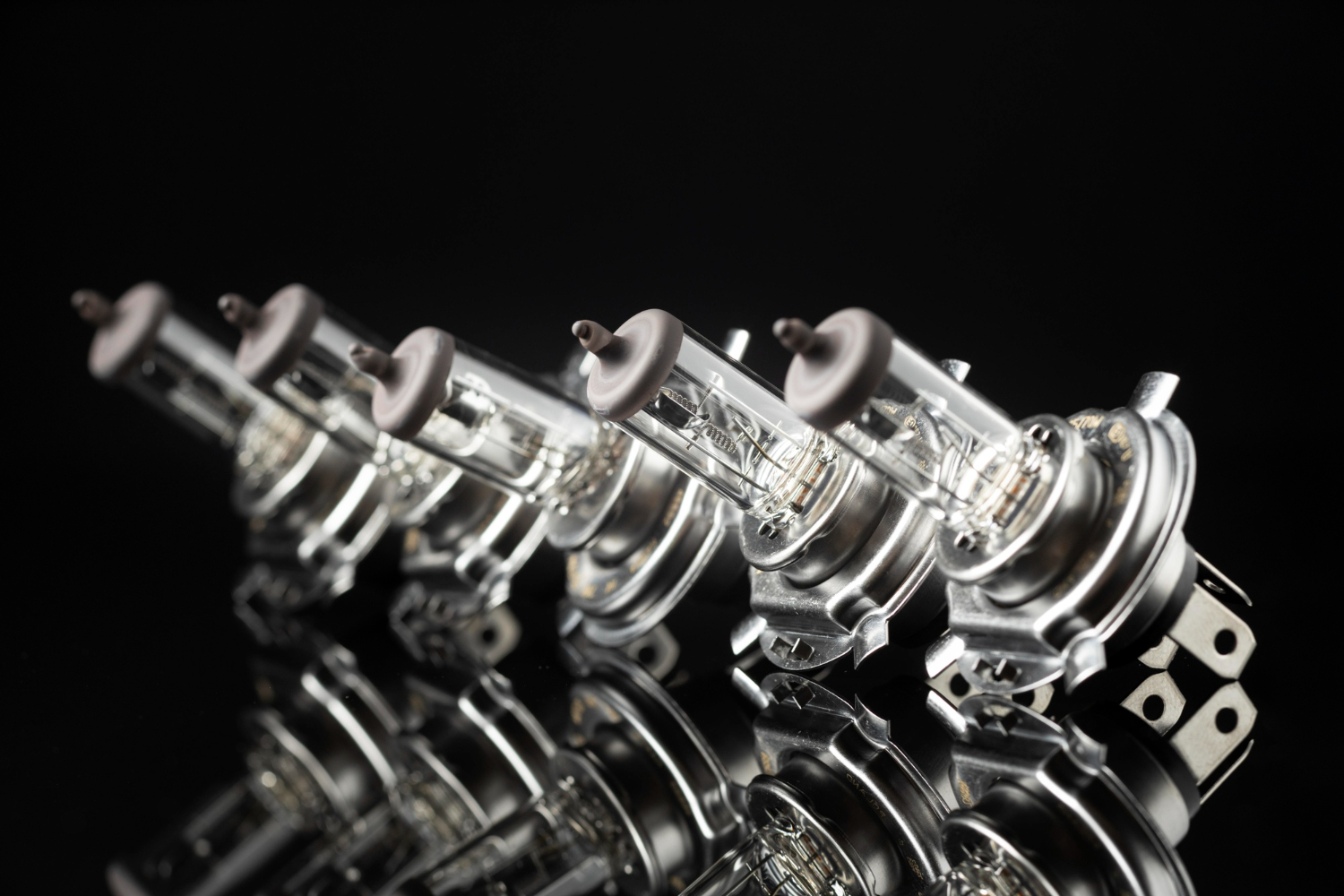 Kaip patikrinti uždegimo žvakes benzininiam varikliui: paprasta patikra namų sąlygomis