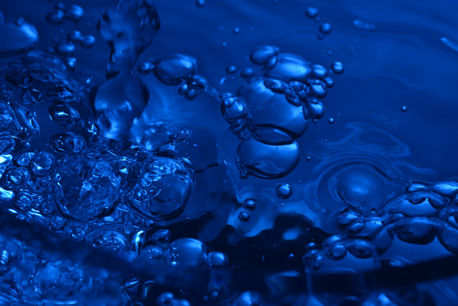 Madingiausia 2026 pavasario spalva: stilistai parodė, kaip ją derinti be klaidų