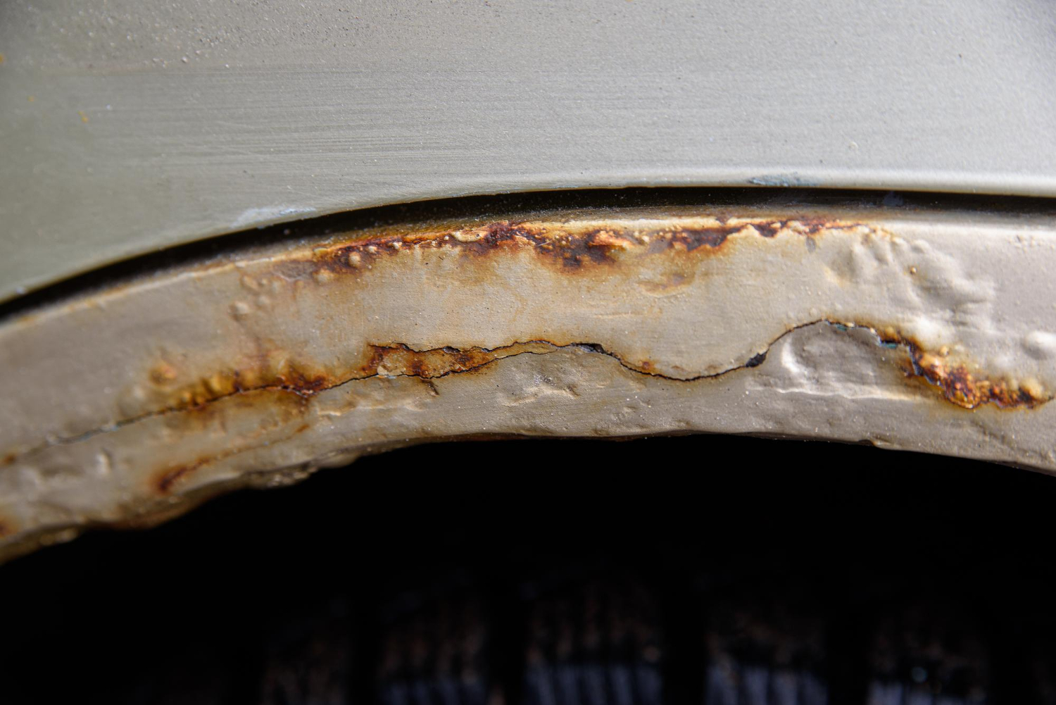 Rūdys ant automobilio: veiksmingi būdai, kaip jas panaikinti patiems