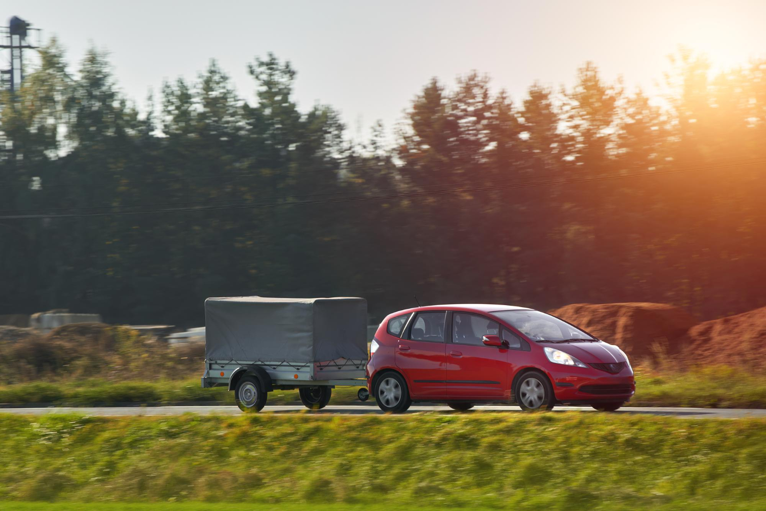 Lengvojo automobilio priekabos techniniai reikalavimai: ką būtina žinoti