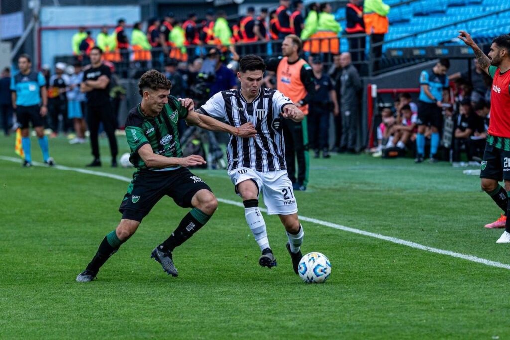 Sprendimų šešėlyje: teisėjų vaidmuo moderniame futbole